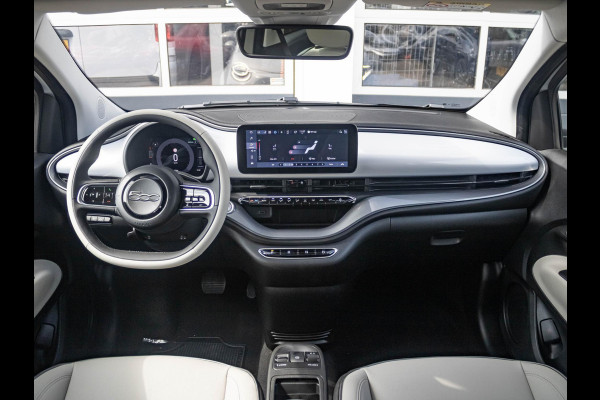 Fiat 500E Cabrio La Prima 42 kWh | Clima | Cruise | Leder | 17" | Priv Glass | Winter Pack | JBL Sound | BSM | Apple Carplay