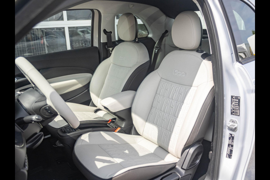 Fiat 500E Cabrio La Prima 42 kWh | Clima | Cruise | Leder | 17" | Priv Glass | Winter Pack | JBL Sound | BSM | Apple Carplay