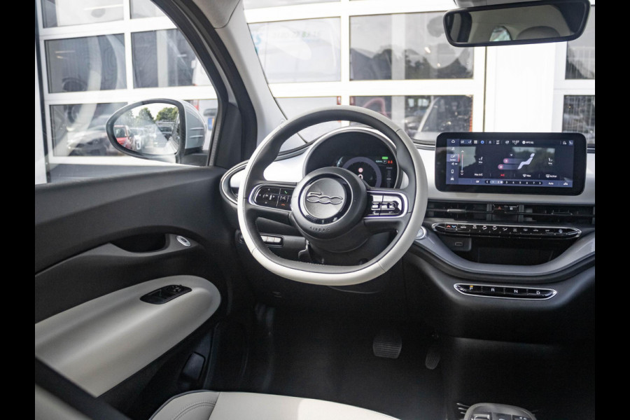 Fiat 500E Cabrio La Prima 42 kWh | Clima | Cruise | Leder | 17" | Priv Glass | Winter Pack | JBL Sound | BSM | Apple Carplay