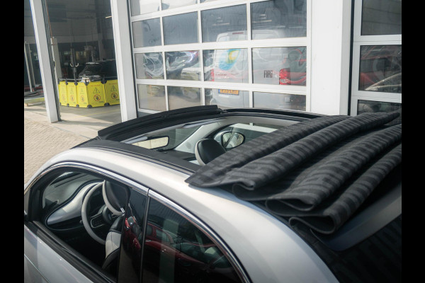 Fiat 500E Cabrio La Prima 42 kWh | Clima | Cruise | Leder | 17" | Priv Glass | Winter Pack | JBL Sound | BSM | Apple Carplay