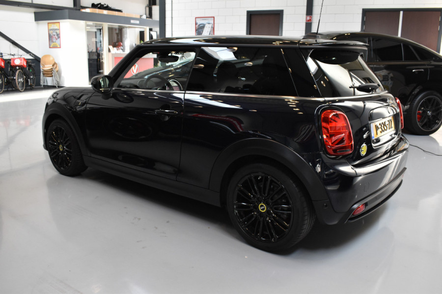 MINI Mini Electric Resolute edition 33 kWh Pano automaat resolute edition 135kw 1e eigenaar n.a.p. Pano / Leder / Harman Kardon / Head Up / Camera / Keyless