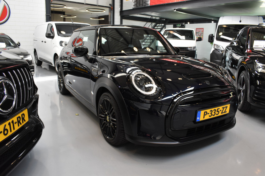MINI Mini Electric Resolute edition 33 kWh Pano automaat resolute edition 135kw 1e eigenaar n.a.p. Pano / Leder / Harman Kardon / Head Up / Camera / Keyless