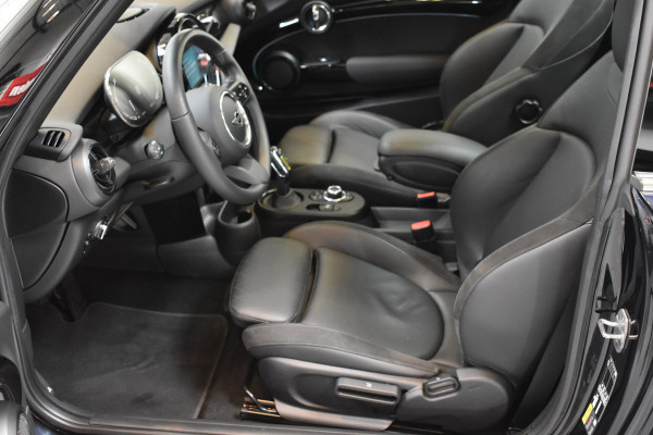 MINI Mini Electric Resolute edition 33 kWh Pano automaat resolute edition 135kw 1e eigenaar n.a.p. Pano / Leder / Harman Kardon / Head Up / Camera / Keyless
