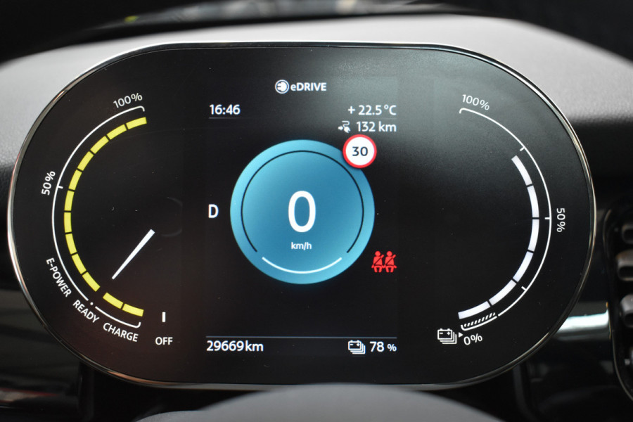 MINI Mini Electric Resolute edition 33 kWh Pano automaat resolute edition 135kw 1e eigenaar n.a.p. Pano / Leder / Harman Kardon / Head Up / Camera / Keyless