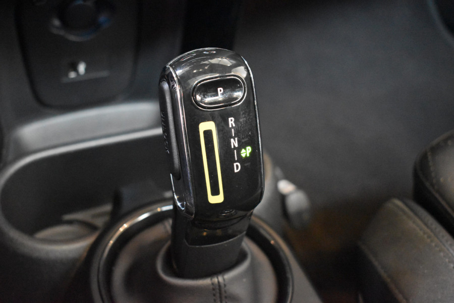 MINI Mini Electric Resolute edition 33 kWh Pano automaat resolute edition 135kw 1e eigenaar n.a.p. Pano / Leder / Harman Kardon / Head Up / Camera / Keyless
