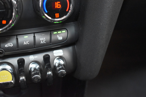 MINI Mini Electric Resolute edition 33 kWh Pano automaat resolute edition 135kw 1e eigenaar n.a.p. Pano / Leder / Harman Kardon / Head Up / Camera / Keyless