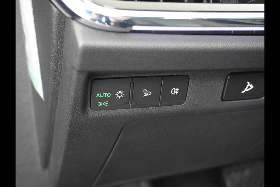 Škoda ENYAQ iV 60 ORIG. NL. NAP KM. | CAMERA | STOELVERWARMING VOOR + ACHTER | ELEK. TREKHAAK