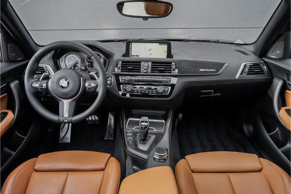 BMW 1-serie M140i Shadow Schuifdak H/K Stuurverw Camera CarPlay Leer