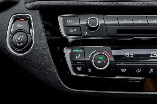 BMW 1-serie M140i Shadow Schuifdak H/K Stuurverw Camera CarPlay Leer