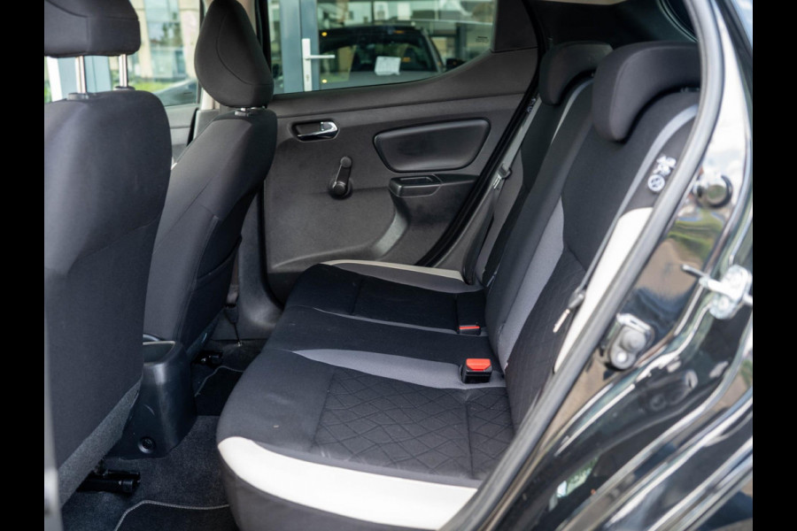 Nissan Micra 0.9 IG-T N-Connecta / Camera / DAB / Navi / Climate control / Sensoren