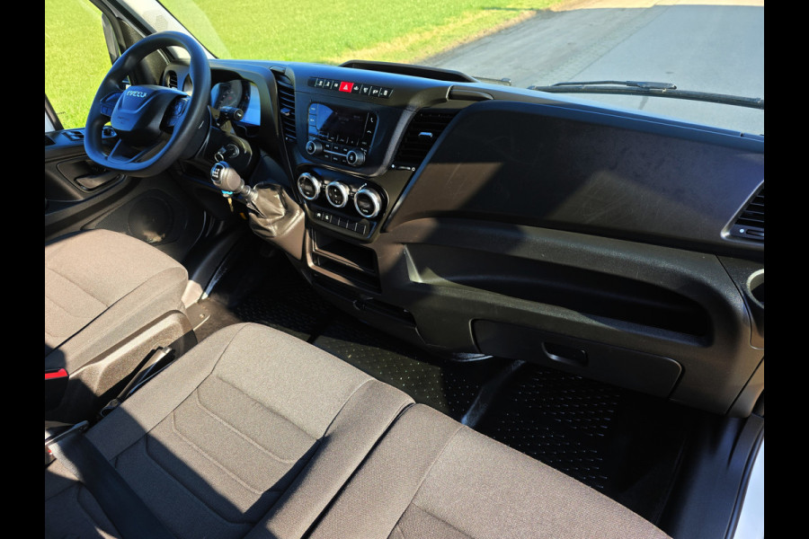 Iveco Daily 35S14V 2.3 352L H2 L2L H2 - 140 Pk - Euro 6 - Airco - Cruise Control