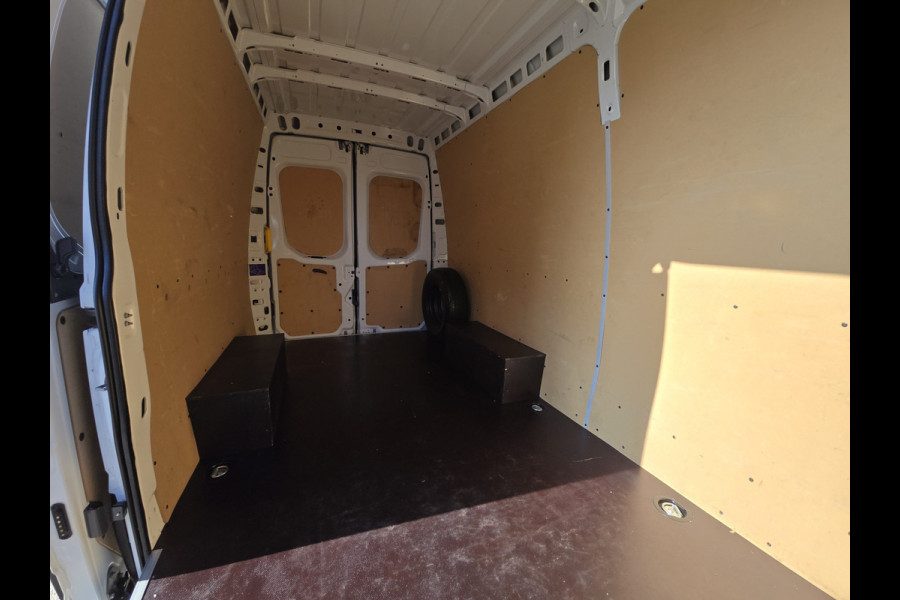 Iveco Daily 35S14V 2.3 352L H2 L2L H2 - 140 Pk - Euro 6 - Airco - Cruise Control