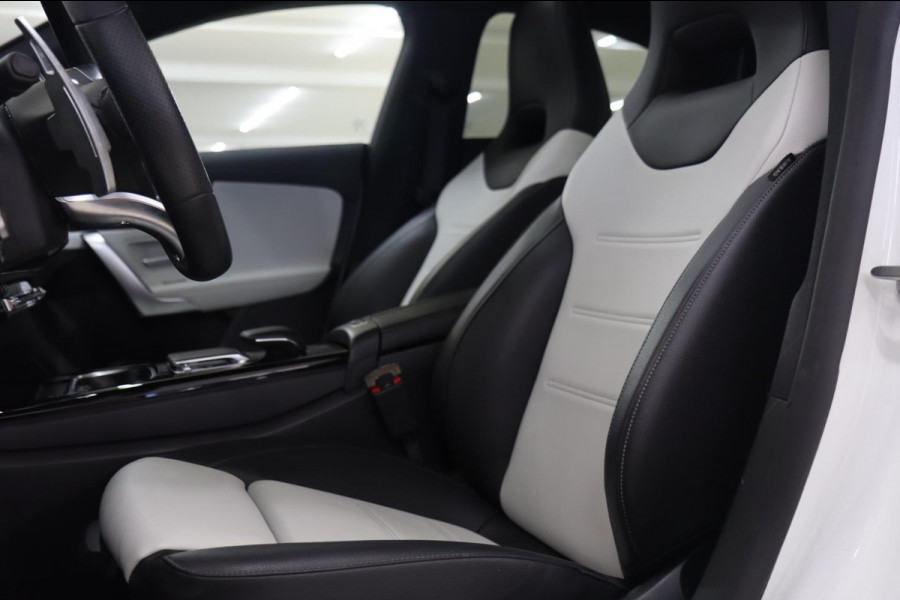 Mercedes-Benz CLA-Klasse 220 AMG /PANODAK/SFEERV/CAM/STOELV/LANE/VOL