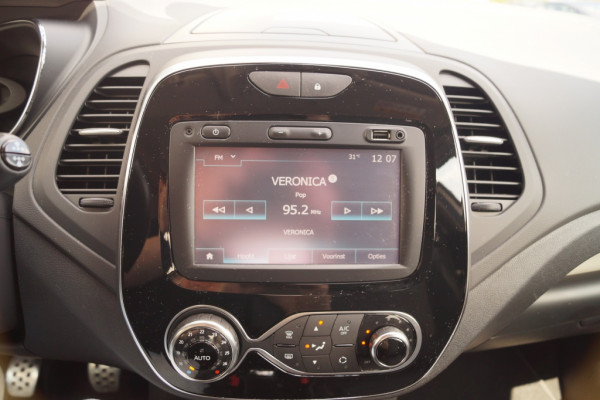 Renault Captur 0.9 TCe Intens Pack Premium -LED-ECC-NAVI-PDC-