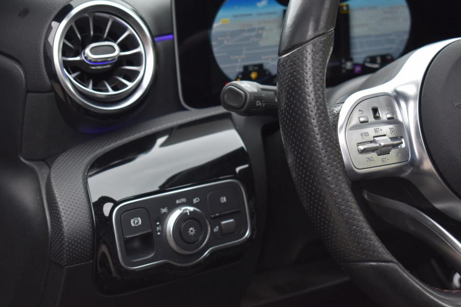 Mercedes-Benz A-Klasse 200 AMG Night Pano Multibeam Sfeer Memory