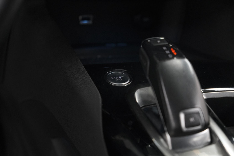 Peugeot 3008 PureTech 130 EAT6 Allure | Camera | Navigatie | Apple Carplay | Parkeersensoren