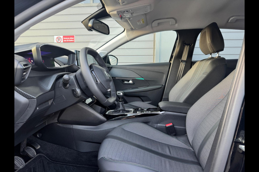 Peugeot 208 1.2 PureTech Allure 100 PK Carbon | Nav | Camera | Sensor