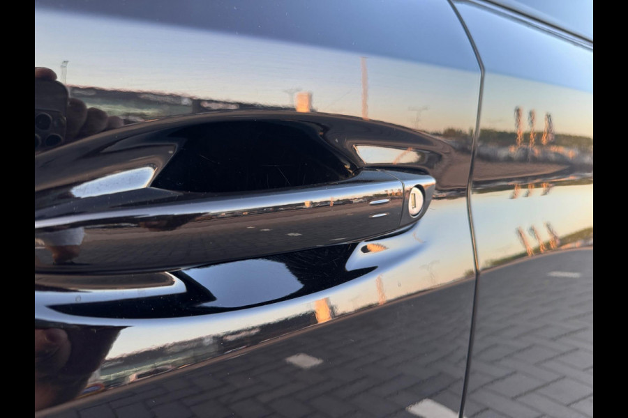 Peugeot 208 1.2 PureTech Allure 100 PK Carbon | Nav | Camera | Sensor