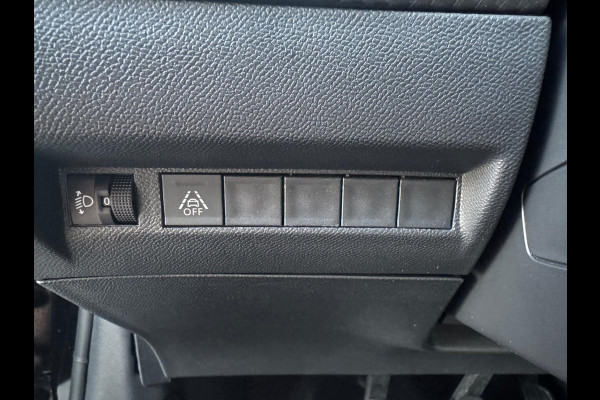 Peugeot 208 1.2 PureTech Allure 100 PK Carbon | Nav | Camera | Sensor
