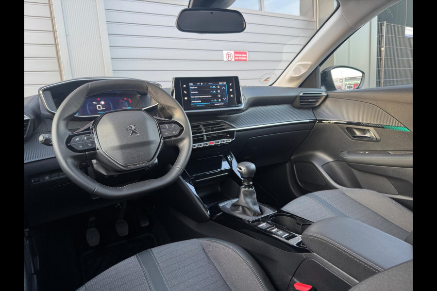 Peugeot 208 1.2 PureTech Allure 100 PK Carbon | Nav | Camera | Sensor