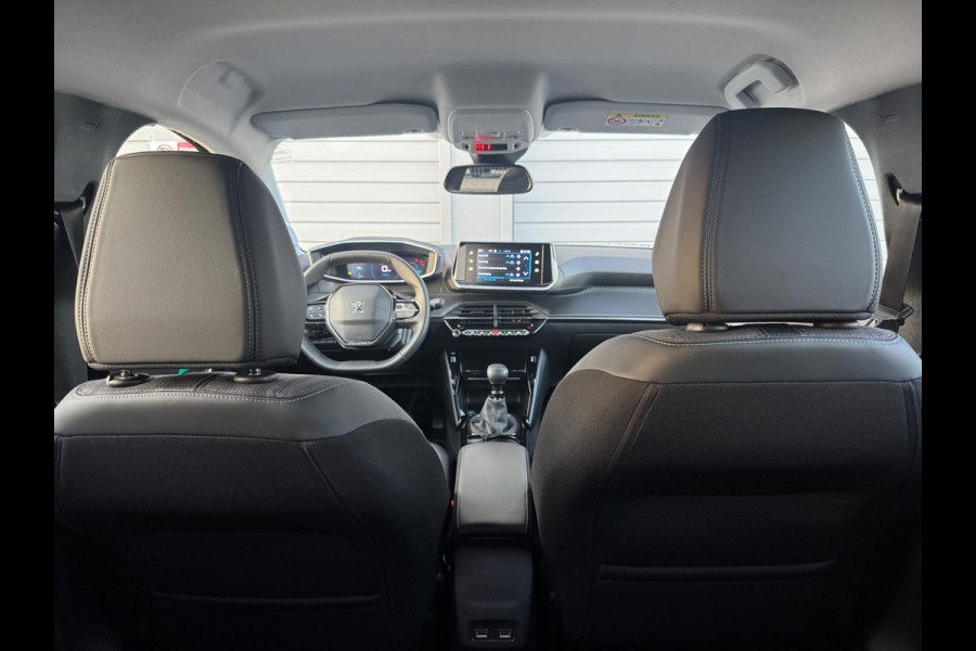 Peugeot 208 1.2 PureTech Allure 100 PK Carbon | Nav | Camera | Sensor