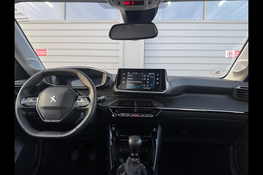 Peugeot 208 1.2 PureTech Allure 100 PK Carbon | Nav | Camera | Sensor