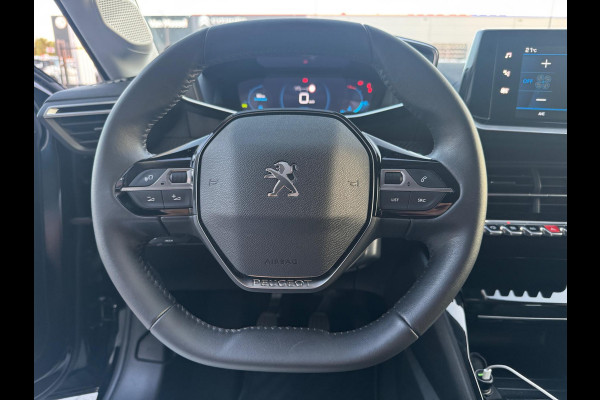 Peugeot 208 1.2 PureTech Allure 100 PK Carbon | Nav | Camera | Sensor