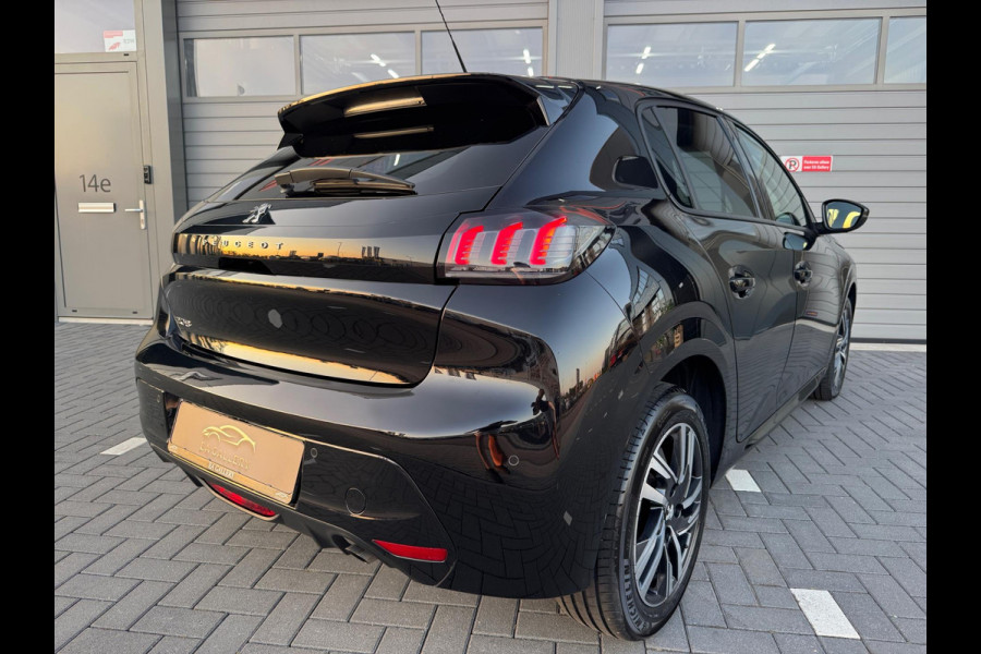 Peugeot 208 1.2 PureTech Allure 100 PK Carbon | Nav | Camera | Sensor