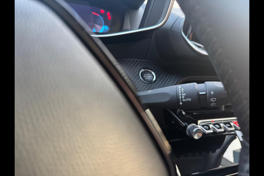 Peugeot 208 1.2 PureTech Allure 100 PK Carbon | Nav | Camera | Sensor