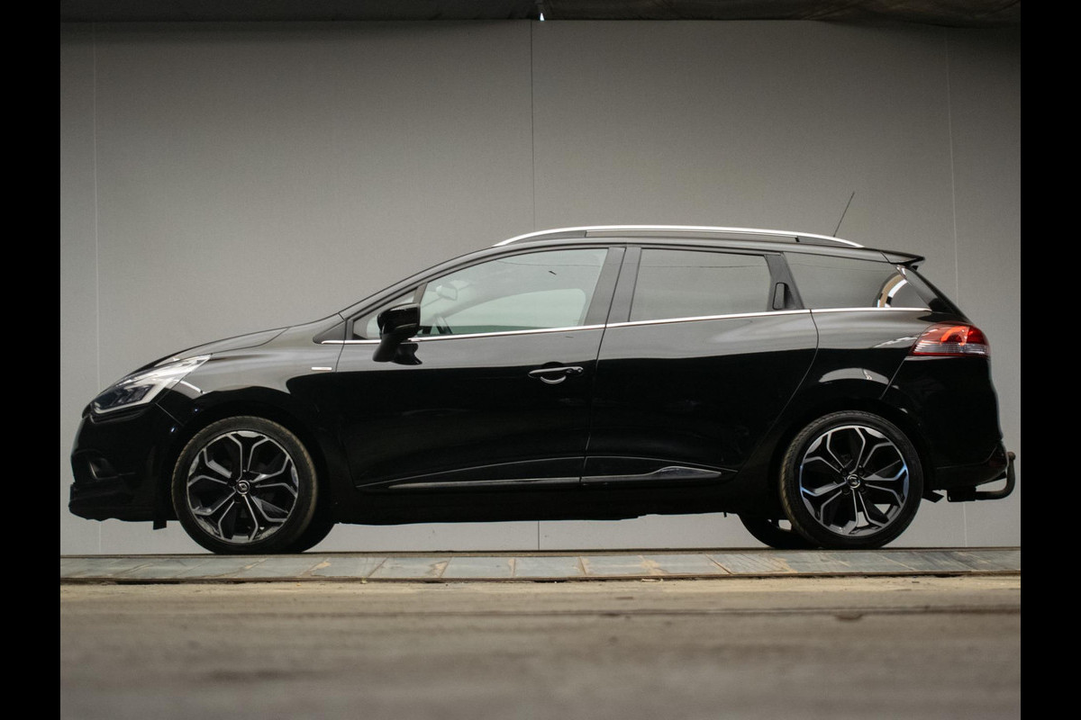 Renault Clio Estate 0.9 TCe Bose Sport (NAVI,LED,CLIMATE,SPORTSTOELEN,TREKHAAK,CRUISE,GETINT,18 INCH,PDC,NETTESTAAT)