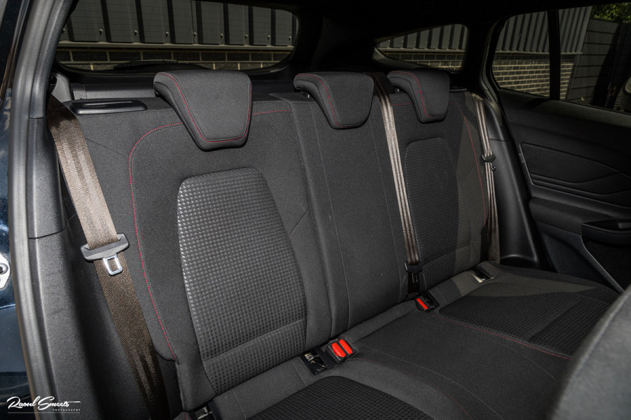 Ford FOCUS Wagon 1.5 EcoBoost ST Line Business | Cruise control | Apple carplay | trekhaak.afnb | Premium audio | Keyless |