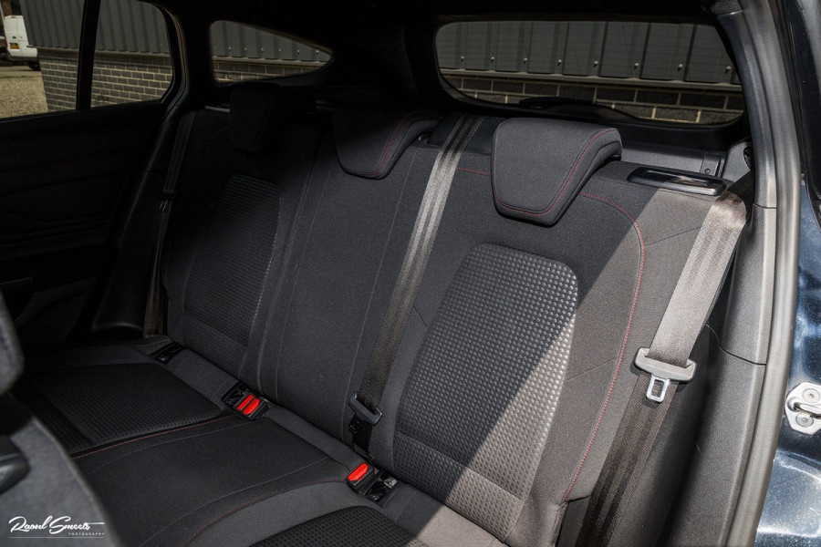 Ford FOCUS Wagon 1.5 EcoBoost ST Line Business | Cruise control | Apple carplay | trekhaak.afnb | Premium audio | Keyless |