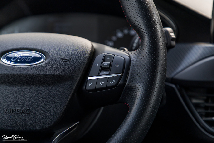 Ford FOCUS Wagon 1.5 EcoBoost ST Line Business | Cruise control | Apple carplay | trekhaak.afnb | Premium audio | Keyless |