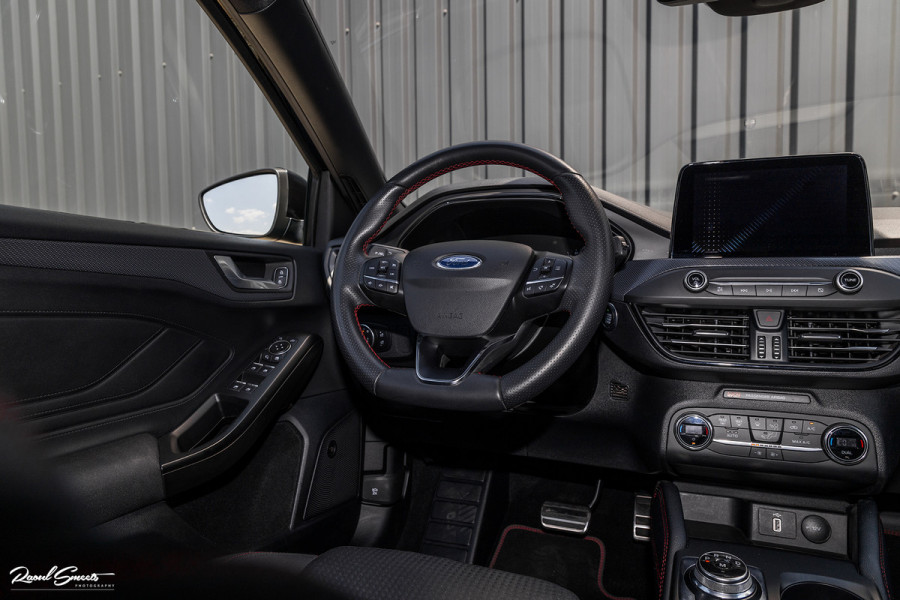 Ford FOCUS Wagon 1.5 EcoBoost ST Line Business | Cruise control | Apple carplay | trekhaak.afnb | Premium audio | Keyless |