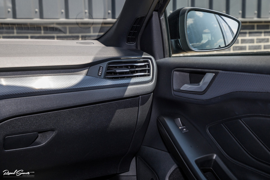 Ford FOCUS Wagon 1.5 EcoBoost ST Line Business | Cruise control | Apple carplay | trekhaak.afnb | Premium audio | Keyless |
