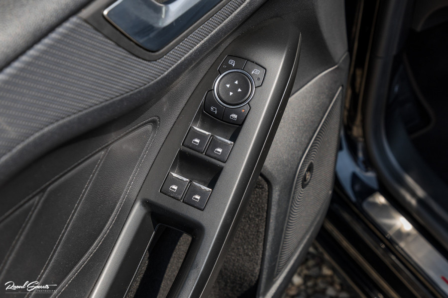 Ford FOCUS Wagon 1.5 EcoBoost ST Line Business | Cruise control | Apple carplay | trekhaak.afnb | Premium audio | Keyless |