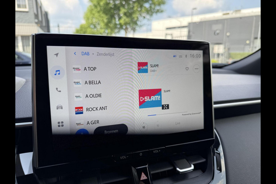 Toyota Corolla Cross Hybrid 140 Dynamic ook in kleur zwart en blauw