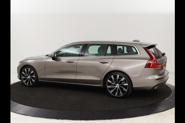 Volvo V60 2.0 T5 Momentum | Leder | Trekhaak | Stoelverwarming | LMV 20 inch | Harman/Kardon | Adaptive cruise | DAB+
