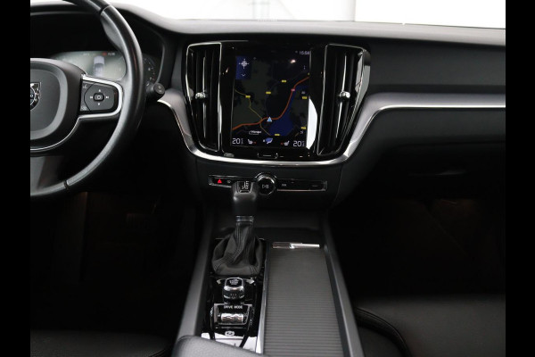 Volvo V60 2.0 T5 Momentum | Leder | Trekhaak | Stoelverwarming | LMV 20 inch | Harman/Kardon | Adaptive cruise | DAB+