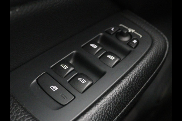 Volvo V60 2.0 T5 Momentum | Leder | Trekhaak | Stoelverwarming | LMV 20 inch | Harman/Kardon | Adaptive cruise | DAB+