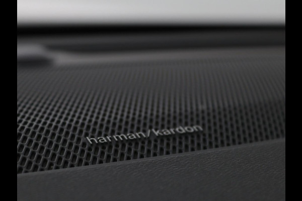 Volvo V60 2.0 T5 Momentum | Leder | Trekhaak | Stoelverwarming | LMV 20 inch | Harman/Kardon | Adaptive cruise | DAB+