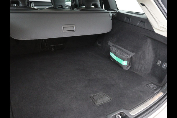 Volvo V60 2.0 T5 Momentum | Leder | Trekhaak | Stoelverwarming | LMV 20 inch | Harman/Kardon | Adaptive cruise | DAB+