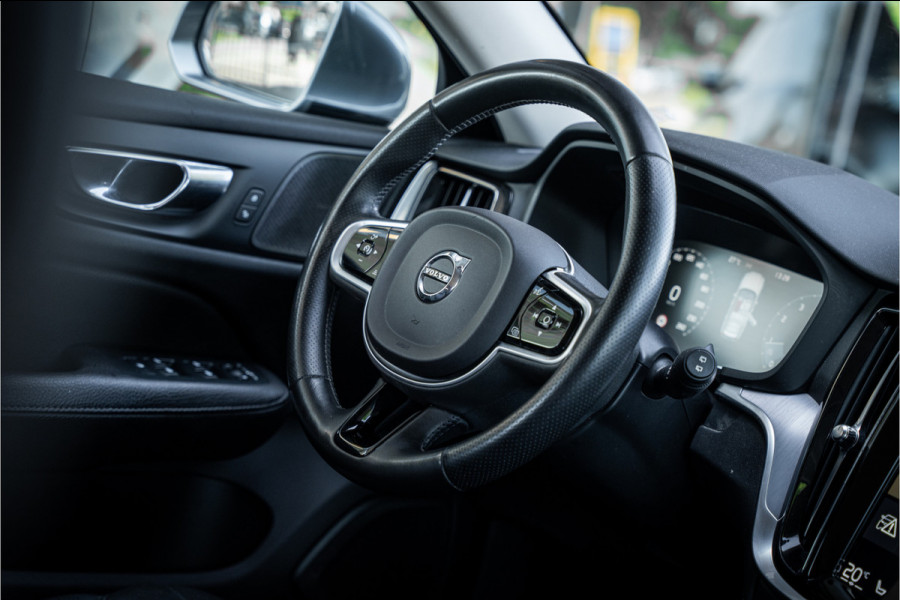 Volvo V60 2.0 T5 Momentum Geartr. (250pk) ** Intellisafe Surround ** Trekhaak ** Leer