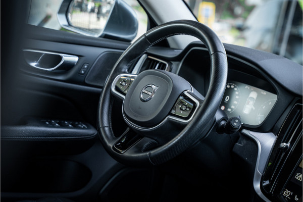 Volvo V60 2.0 T5 Momentum Geartr. (250pk) ** Intellisafe Surround ** Trekhaak ** Leer