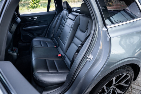 Volvo V60 2.0 T5 Momentum Geartr. (250pk) ** Intellisafe Surround ** Trekhaak ** Leer