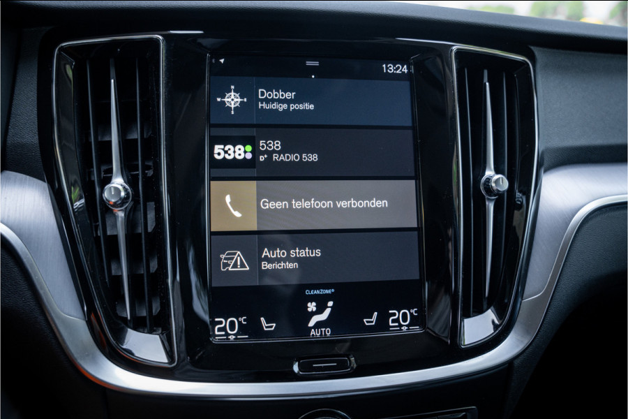 Volvo V60 2.0 T5 Momentum Geartr. (250pk) ** Intellisafe Surround ** Trekhaak ** Leer