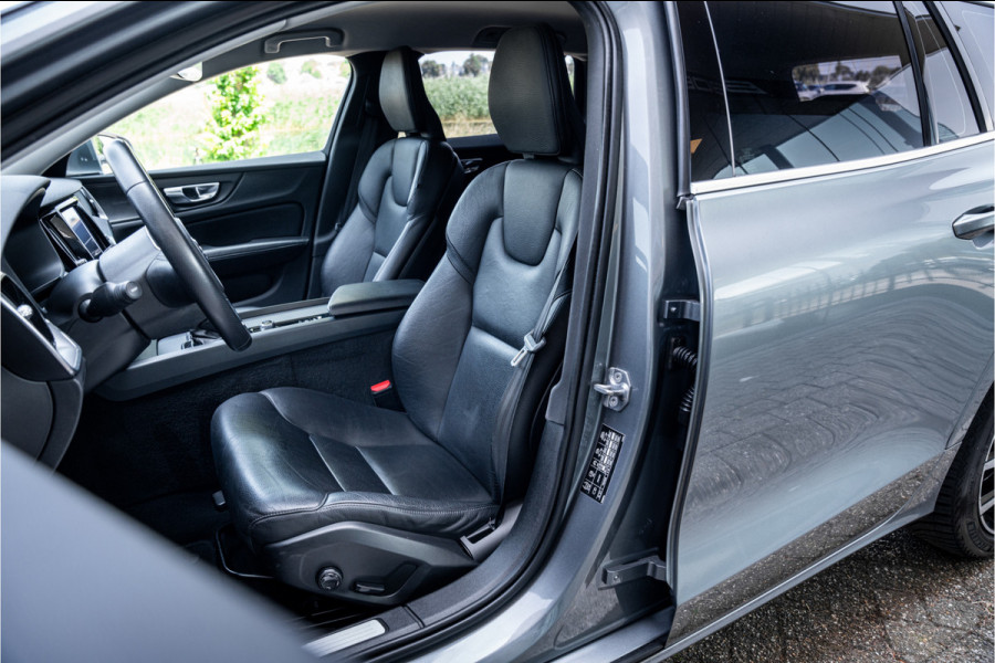 Volvo V60 2.0 T5 Momentum Geartr. (250pk) ** Intellisafe Surround ** Trekhaak ** Leer