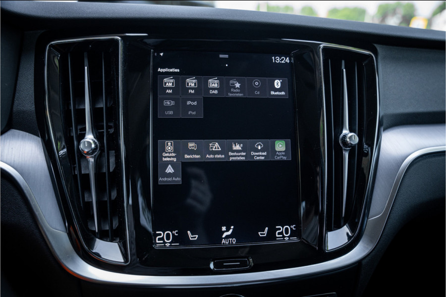 Volvo V60 2.0 T5 Momentum Geartr. (250pk) ** Intellisafe Surround ** Trekhaak ** Leer