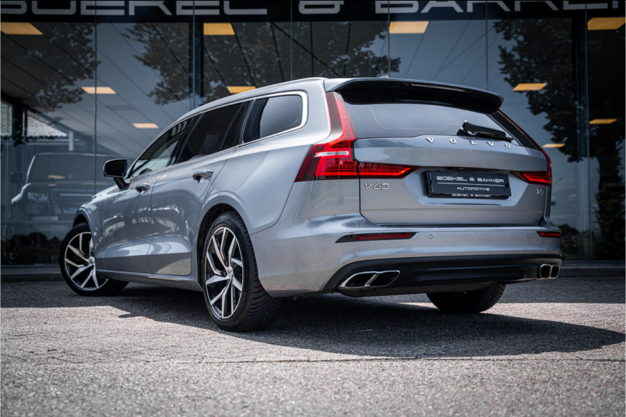 Volvo V60 2.0 T5 Momentum Geartr. (250pk) ** Intellisafe Surround ** Trekhaak ** Leer