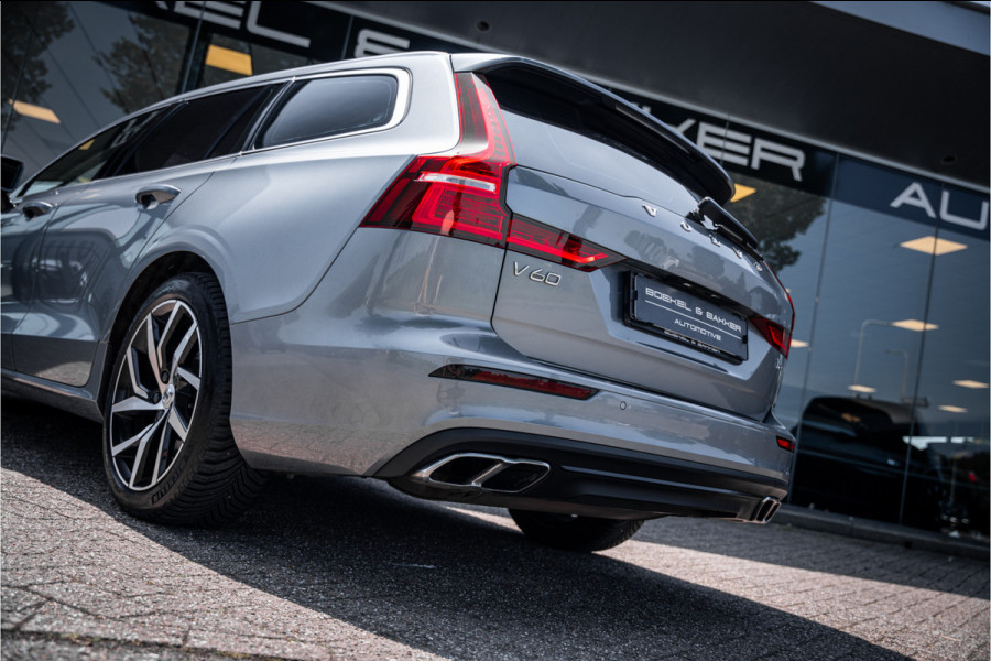 Volvo V60 2.0 T5 Momentum Geartr. (250pk) ** Intellisafe Surround ** Trekhaak ** Leer